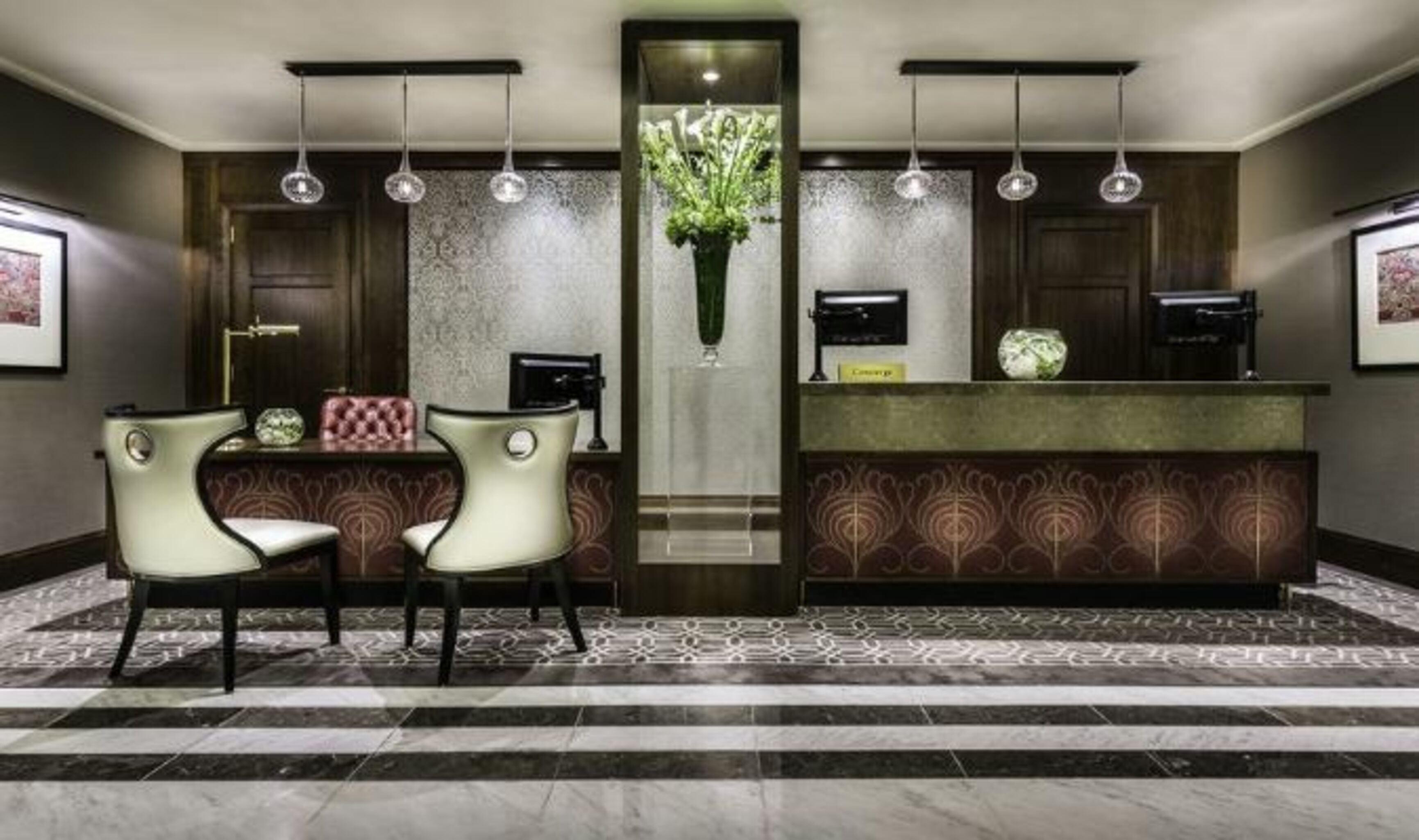 Taj 51 Buckingham Gate Suites And Residences London Exterior photo