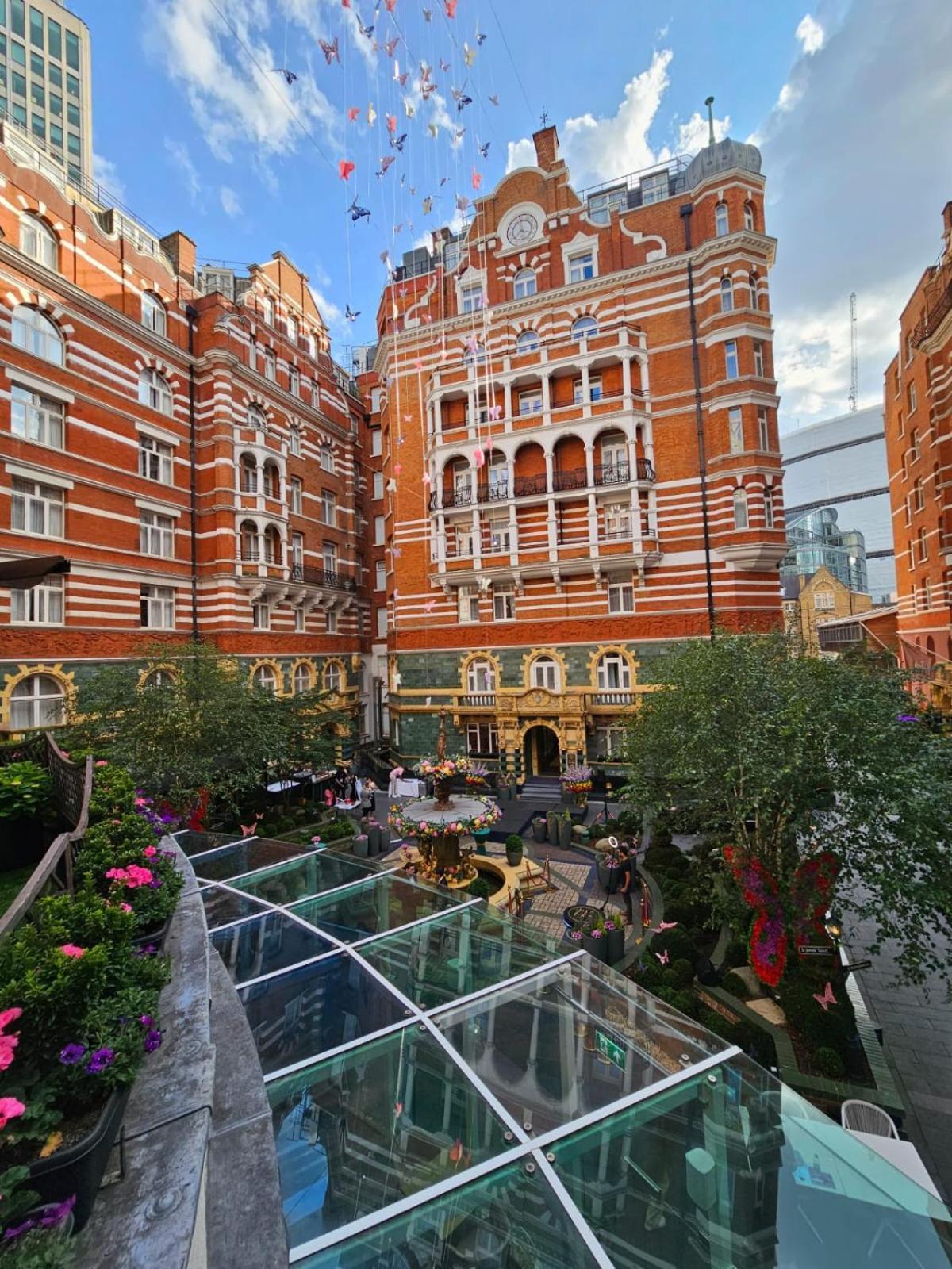 Taj 51 Buckingham Gate Suites And Residences London Exterior photo